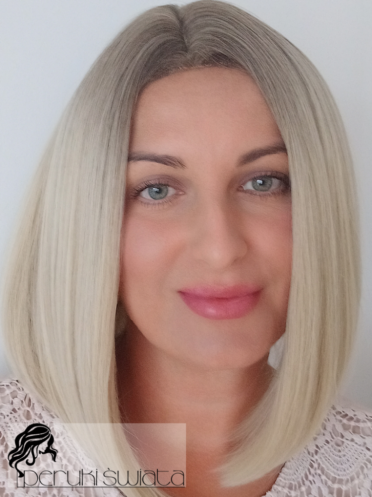 Peruka syntetyczna Nia, long bob, jasny blond na subtelnym  odroście, part lace