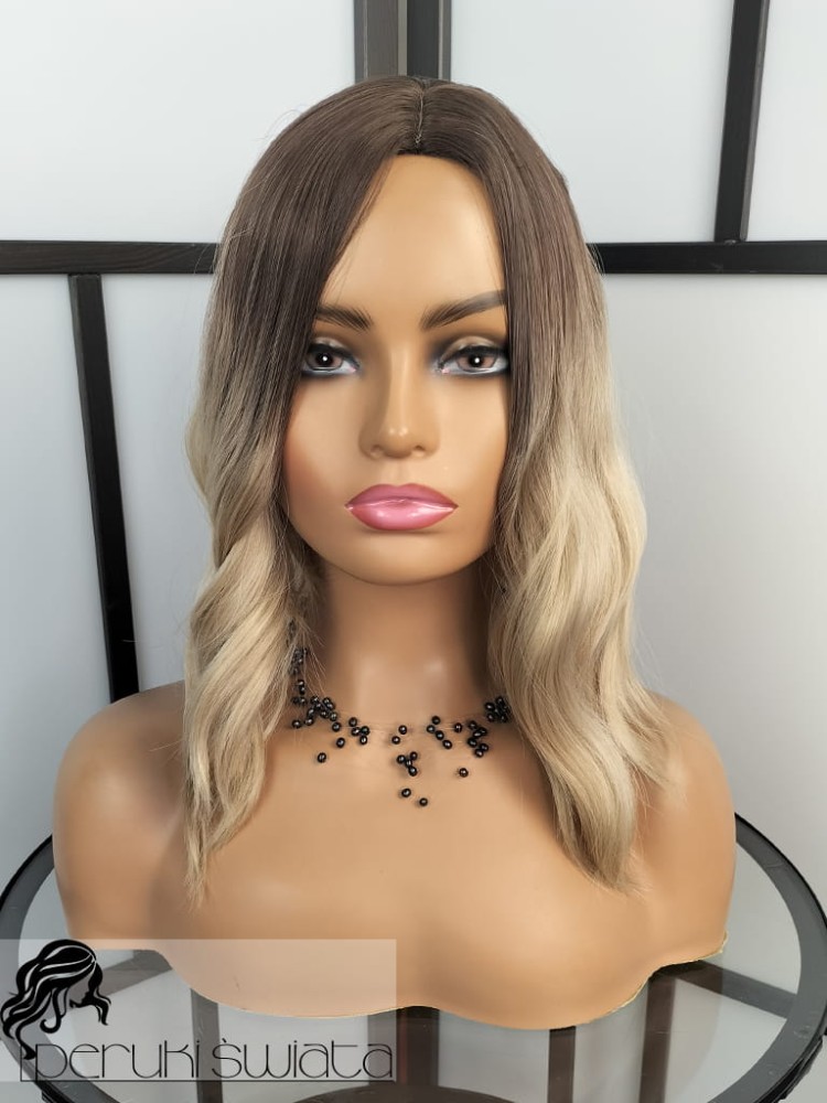 Peruka syntetyczna Lucy, kanekalon typu: „true hair”, bob, kolor: chłodny jasny blond na odroście