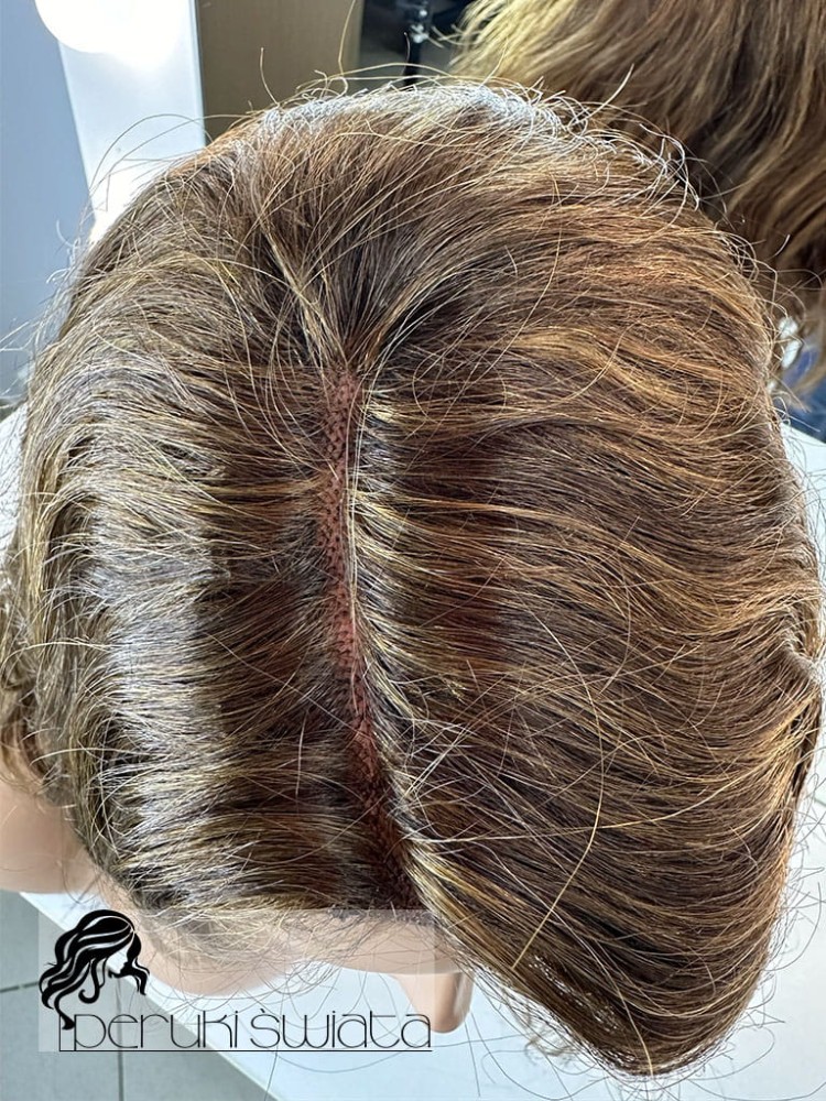 włosy naturalne fale półdługie ciemny blond