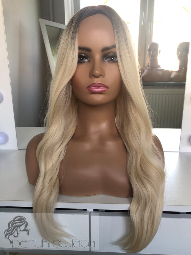 Peruka syntetyczna Aurora, kanekalon japoński, jasny blond na odroście w kolorze  ciemnego blondu