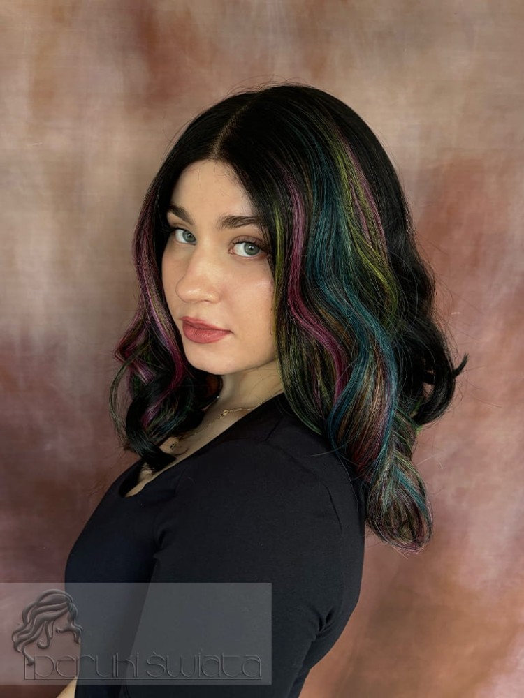 Peruka syntetyczna Elisa, long bob, fale, kolor: czerń z  kolorowymi pasemkami