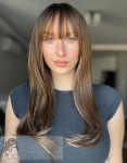 Model Norah, peruka syntetyczna z kanekalonu typu "true hair", kolor: jasny brąz z refleksami