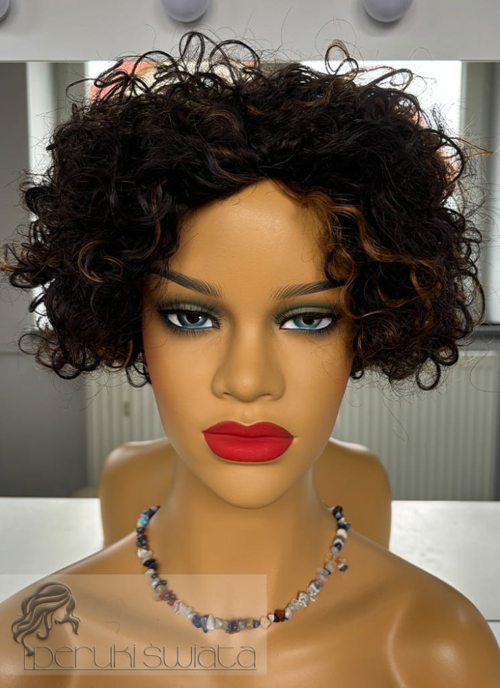 Peruka naturalna  do codziennego użytku, model Cleo, loki, kolor: czerń naturalna z karmelowymi pasemkami