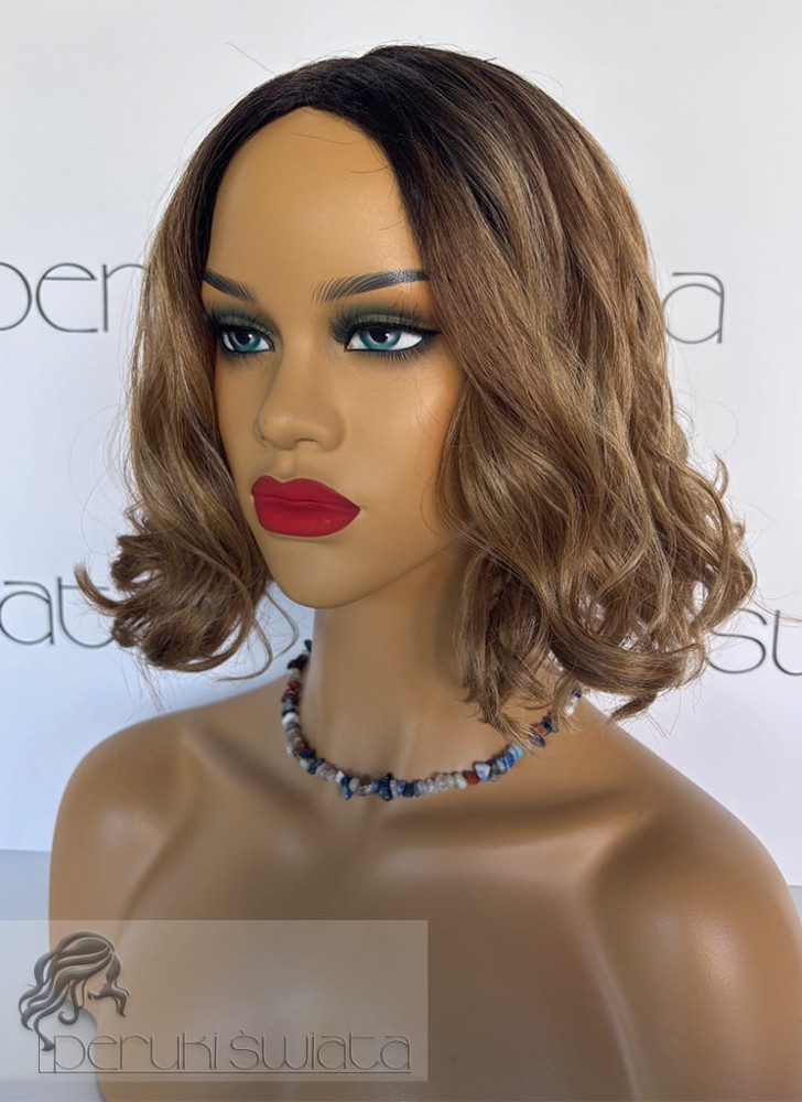 Peruka syntetyczna Dalila, kanekalon japoński, bob, loki/fale, kolor: mix blondów na odroście , mały czepek