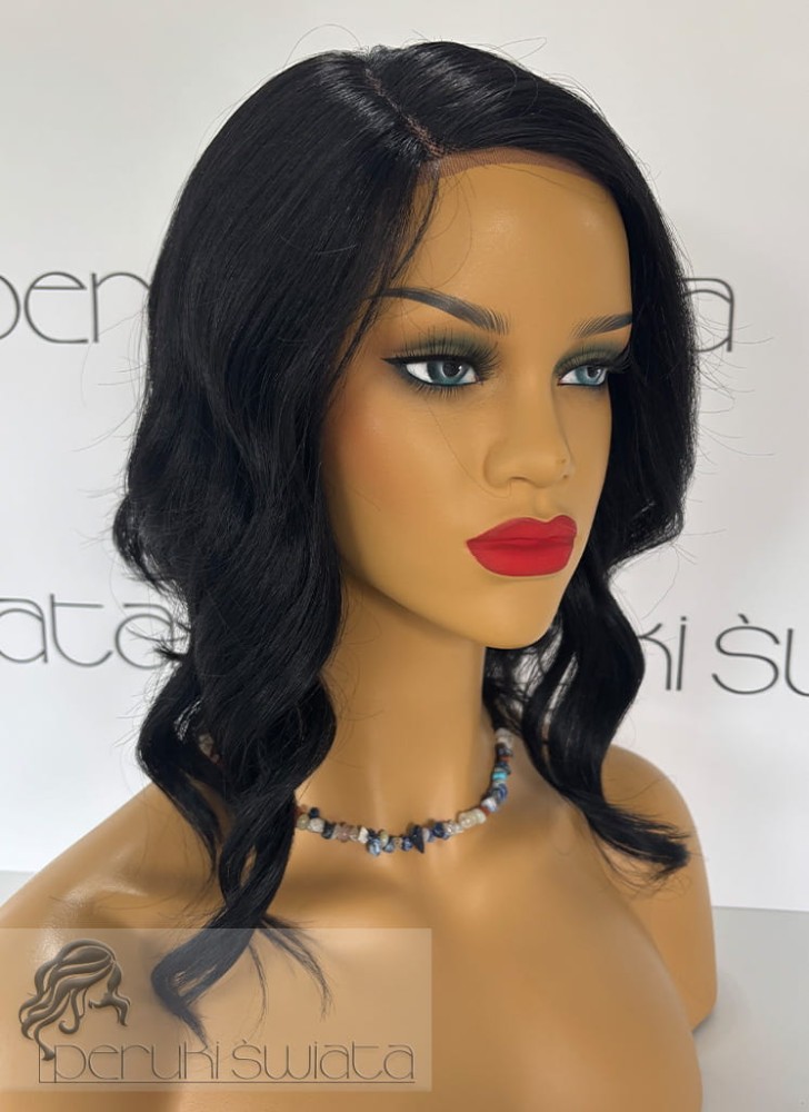 Peruka syntetyczna Dalia, kanekalon ultra light, bob, fale, kolor: naturalna czerń 1B 