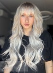 Peruka syntetyczna  Amy, kanekalon termoplastyczny, platynowy blond z refleksami ciepłego blondu na odroście