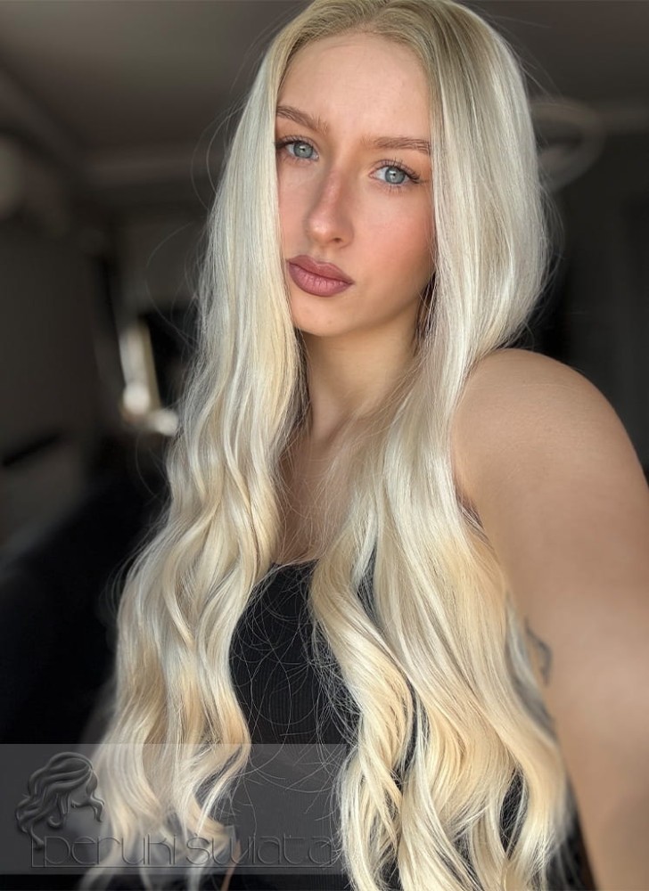 Peruka syntetyczna Michaela, czepek typu: full lace, kanekalon termoplastyczny,  jasny blond na subtelnym odroście (8BL26)