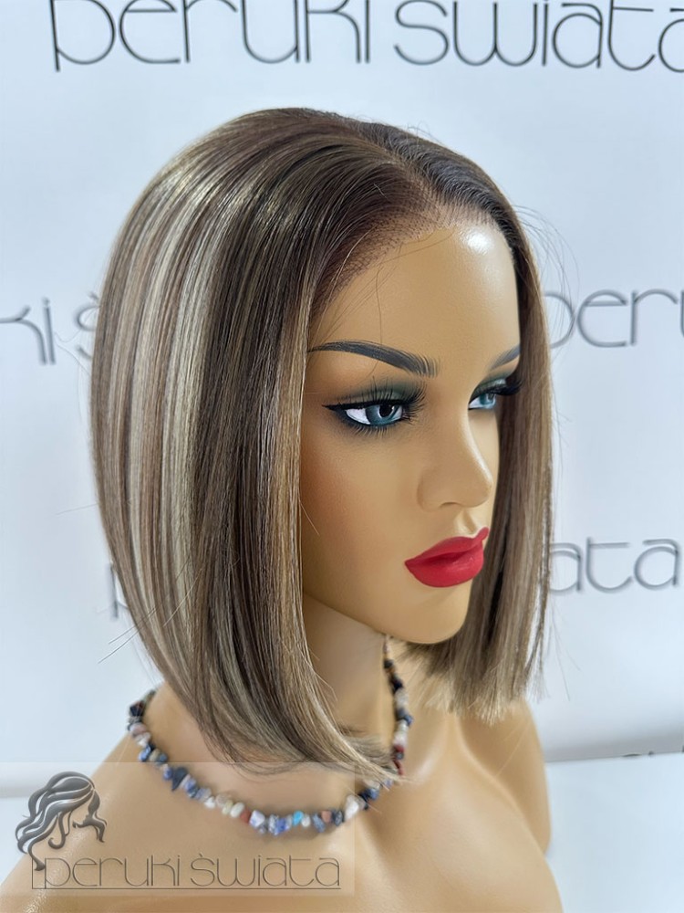 Peruka syntetyczna Meridian, czepek typu: full lace, kanekalon termoplastyczny,  mix słowiańskich blondów na odroście średni blond