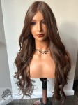 Peruka syntetyczna Tosia, monotop, fale, ciemny słowiański blond (jasny brąz)