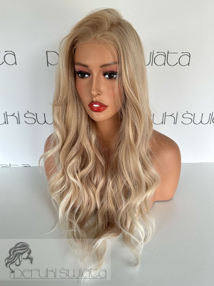 Peruka syntetyczna Anabelle, czepek typu: full lace, kanekalon termoplastyczny, ciepły słowiański blond z jaśniejszymi końcami