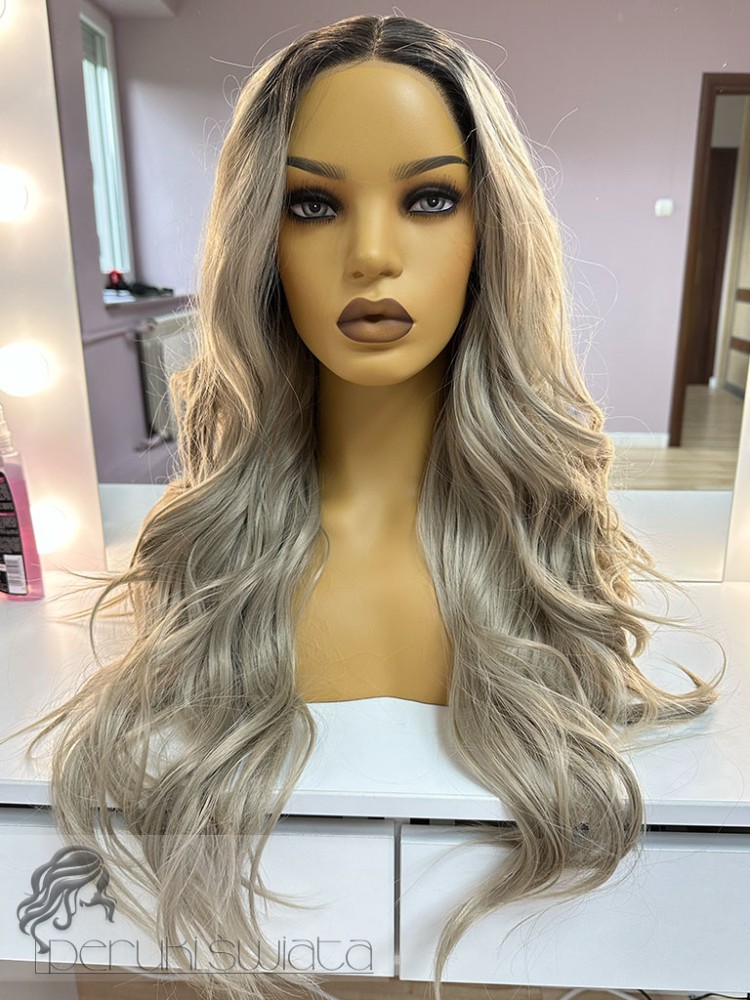 Model Estelle, peruka  syntetyczna, kanekalon termoplastyczny, lace front, fale, kolor: popielaty blond na odroście