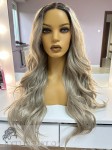 Model Estelle, peruka  syntetyczna, kanekalon termoplastyczny, lace front, fale, kolor: popielaty blond na odroście