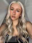 Peruka syntetyczna Esme, czepek typu: full lace, kanekalon termoplastyczny, jasny, beżowy blond z białymi blond przodami i refleksami
