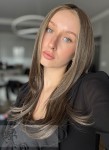 Peruka syntetyczna Yael, monotop, ciemny blond z refleksami