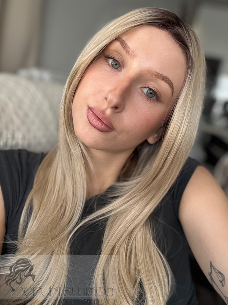 Peruka syntetyczna Yael, monotop, jasny, ciepły blond z refleksami na odroście