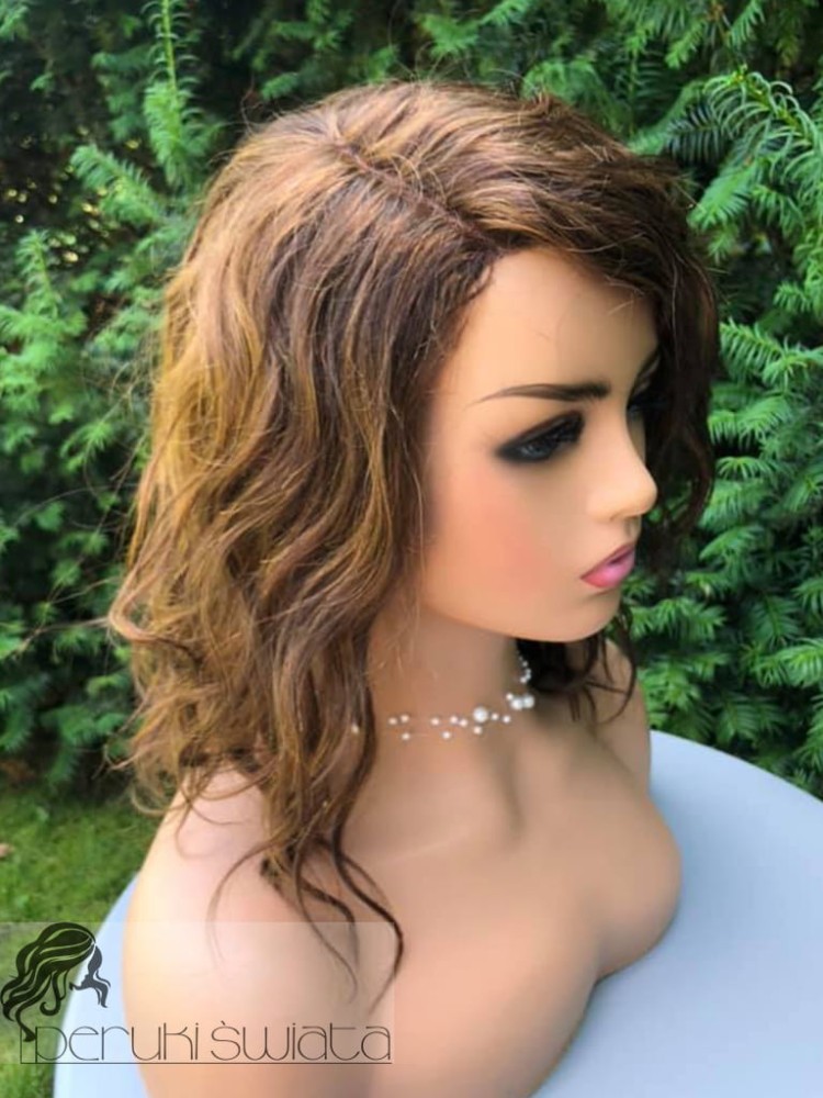włosy naturalne fale półdługie ciemny blond