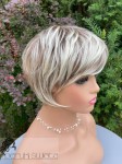 Peruka syntetyczna, model Sybil, kolor: mix jasnego blondu z kakaowym brązem 